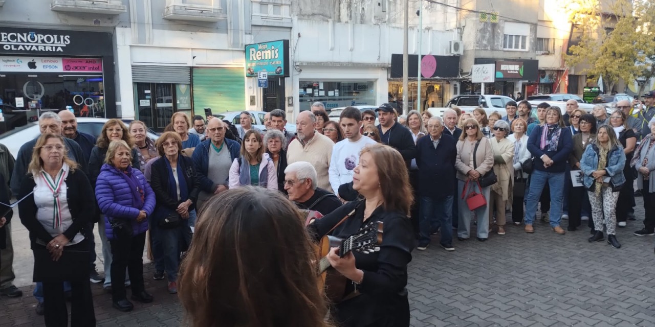 Los italianos celebraron su fiesta nacional ante la 